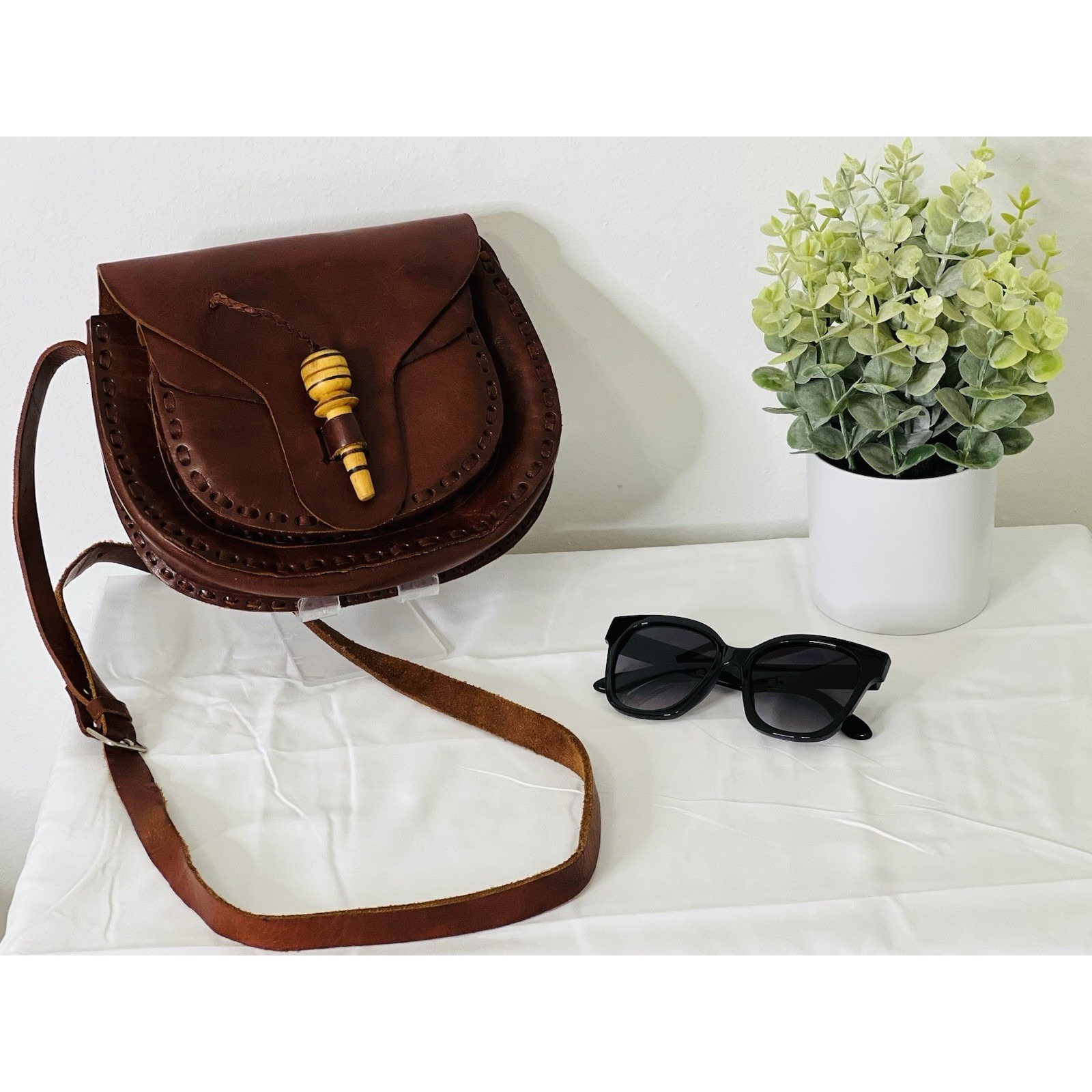 Vintage Boho Hippie Southwestern Rare Hand Tooled Brown Leather Crossbody Bag